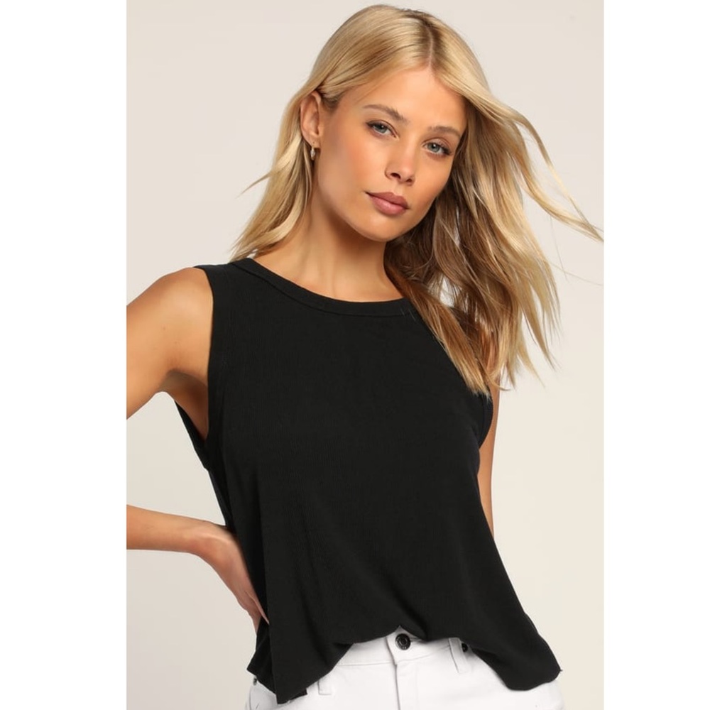 Lulu’s Black Sleeveless Cutout across Back Tank